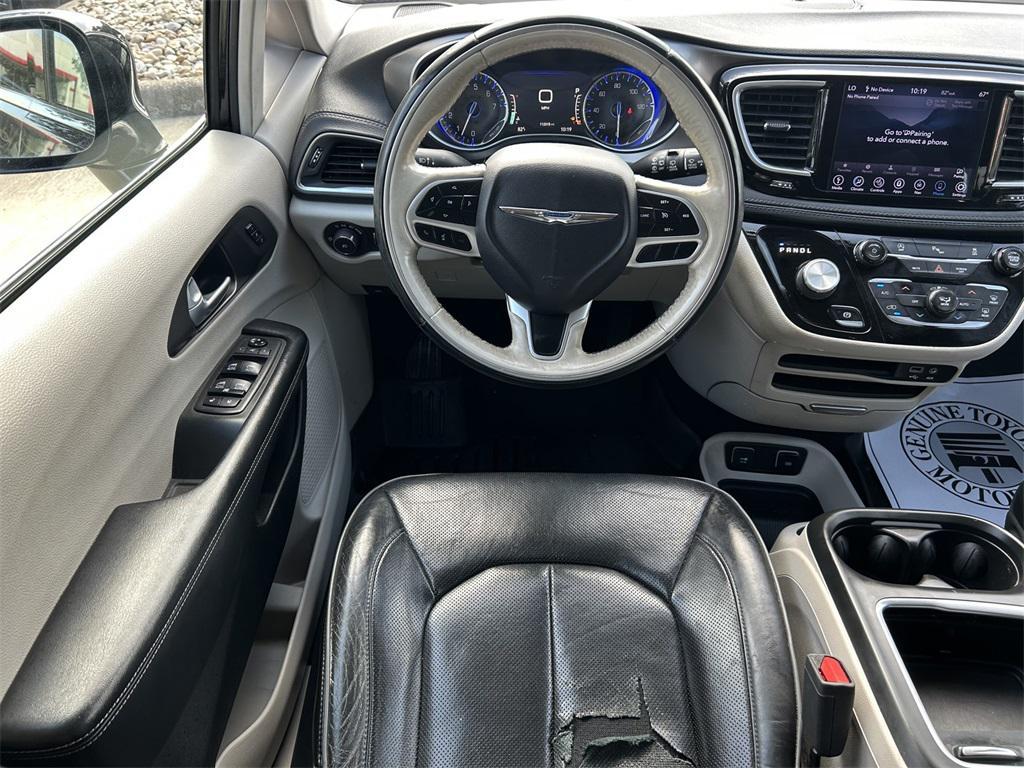 used 2018 Chrysler Pacifica car, priced at $14,992