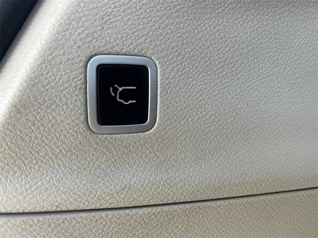used 2018 Chrysler Pacifica car, priced at $14,992
