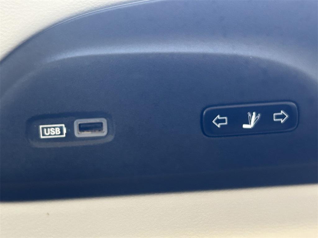 used 2018 Chrysler Pacifica car, priced at $14,992