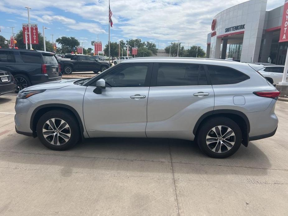 used 2023 Toyota Highlander Hybrid car, priced at $44,574