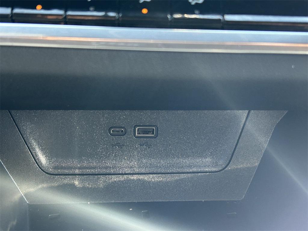 used 2025 Chevrolet Equinox car, priced at $24,841