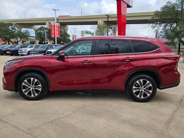 used 2023 Toyota Highlander car, priced at $36,680