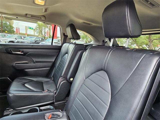 used 2023 Toyota Highlander car, priced at $36,224