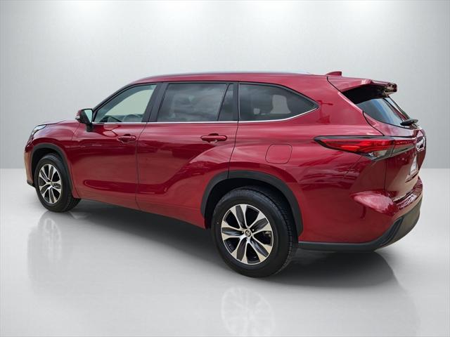 used 2023 Toyota Highlander car, priced at $36,224