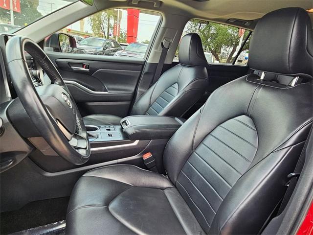 used 2023 Toyota Highlander car, priced at $36,224