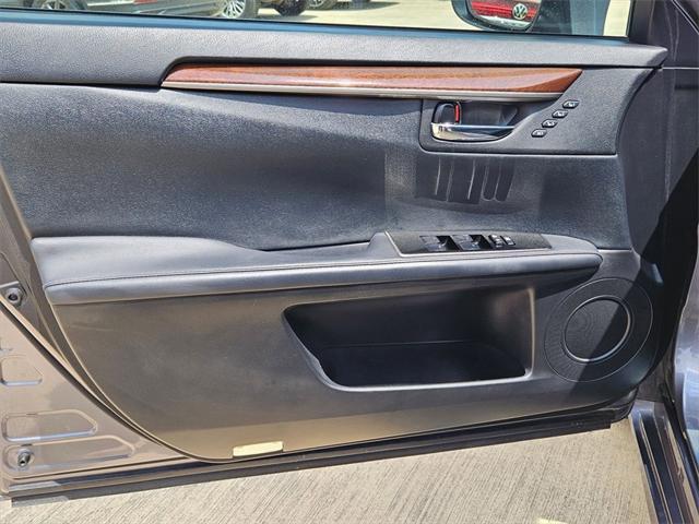 used 2017 Lexus ES 350 car, priced at $20,692