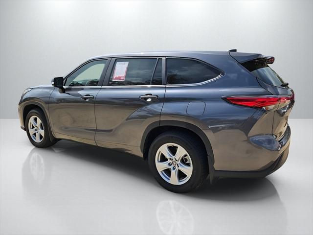 used 2023 Toyota Highlander car, priced at $32,894