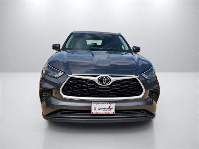 used 2023 Toyota Highlander car, priced at $32,894