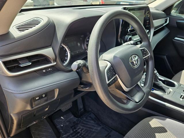 used 2023 Toyota Highlander car, priced at $35,313
