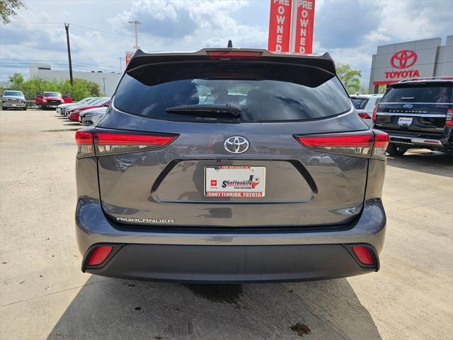 used 2023 Toyota Highlander car, priced at $35,313