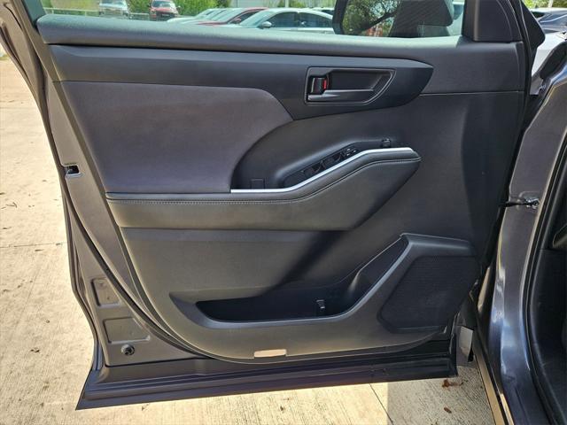 used 2023 Toyota Highlander car, priced at $35,313