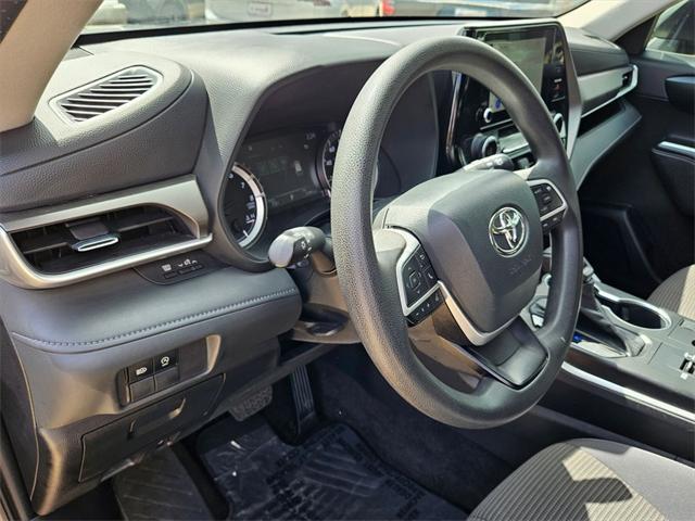 used 2023 Toyota Highlander car, priced at $32,894