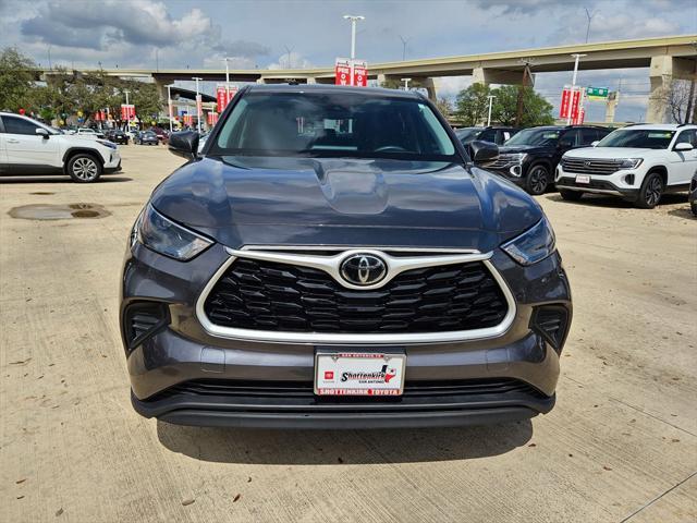 used 2023 Toyota Highlander car, priced at $35,313