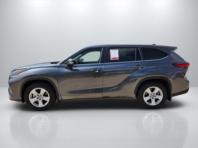 used 2023 Toyota Highlander car, priced at $32,894