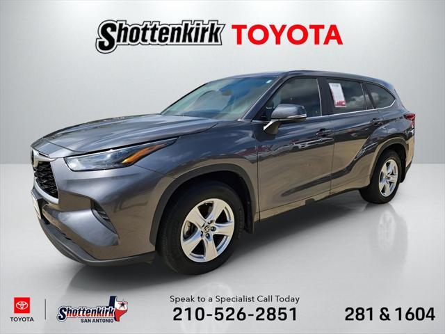 used 2023 Toyota Highlander car, priced at $32,894