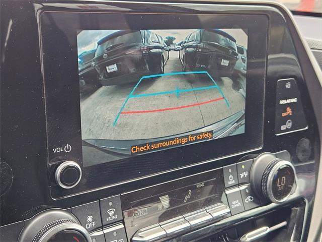 used 2023 Toyota Highlander car, priced at $32,894
