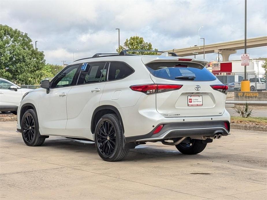 used 2023 Toyota Highlander car, priced at $44,990