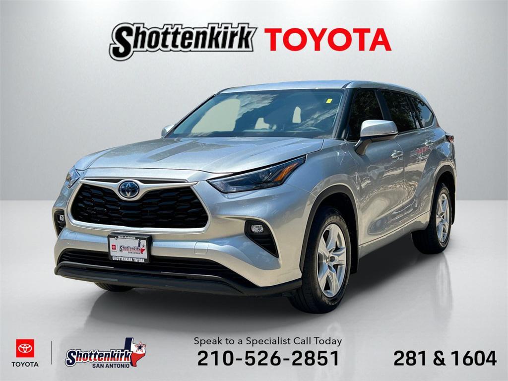used 2023 Toyota Highlander Hybrid car, priced at $35,991