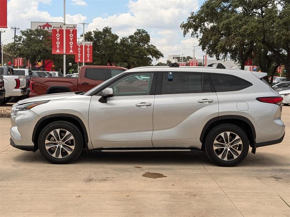 used 2021 Toyota Highlander car, priced at $29,532