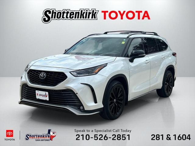 used 2023 Toyota Highlander car, priced at $40,491