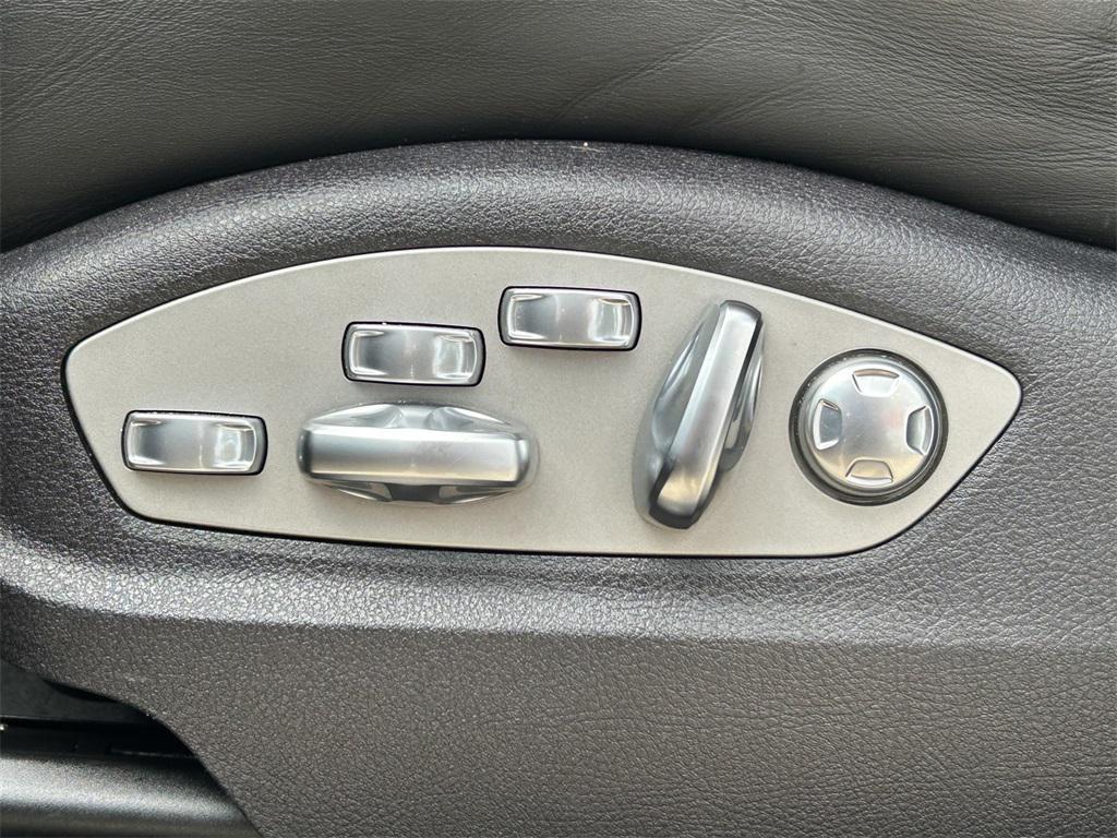 used 2021 Porsche Macan car, priced at $55,244