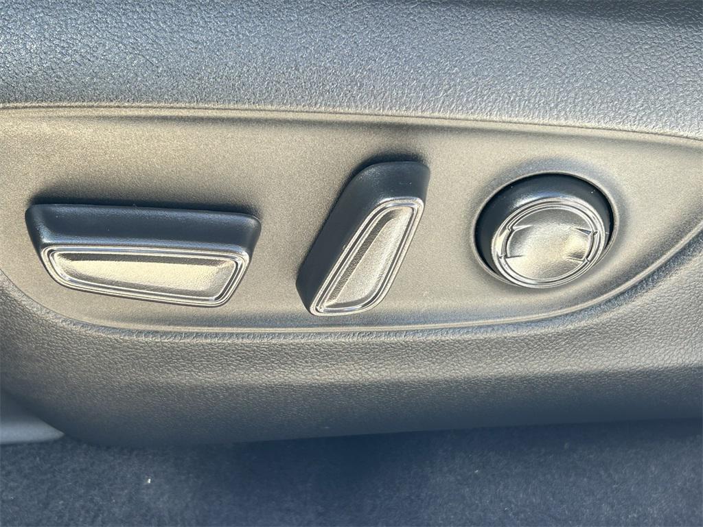used 2022 Toyota RAV4 Hybrid car, priced at $35,151