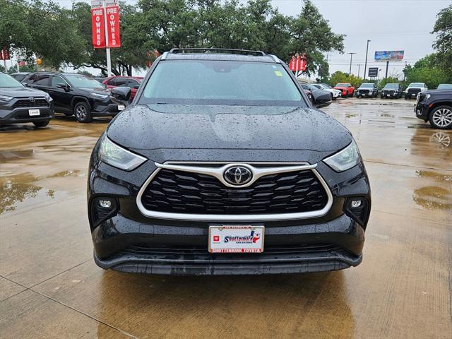 used 2020 Toyota Highlander car, priced at $28,691