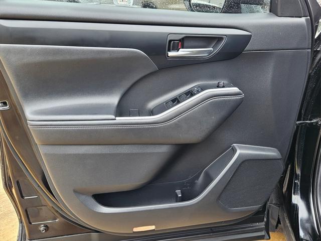 used 2020 Toyota Highlander car, priced at $28,691