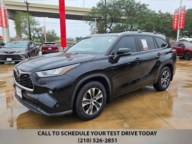 used 2020 Toyota Highlander car, priced at $28,691