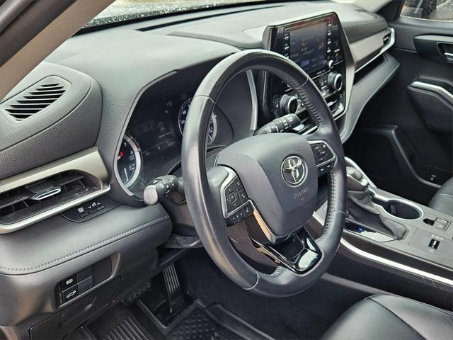 used 2020 Toyota Highlander car, priced at $28,691