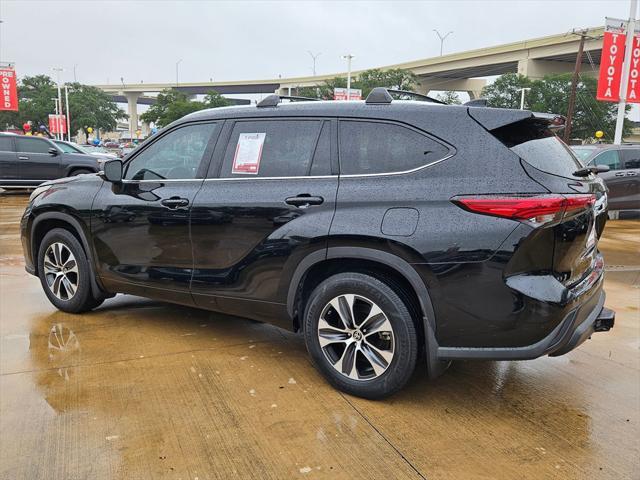 used 2020 Toyota Highlander car, priced at $28,691