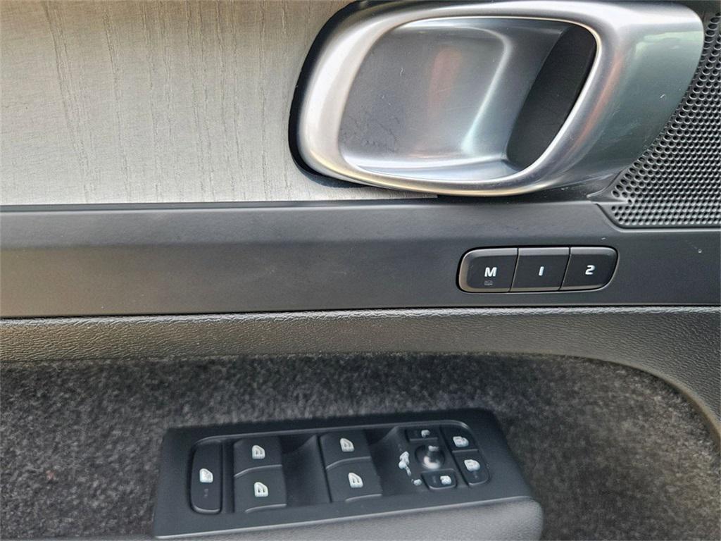 used 2024 Volvo XC40 car, priced at $33,304
