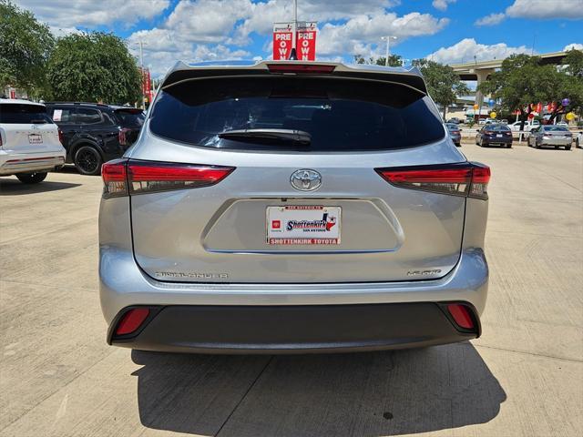 used 2023 Toyota Highlander car, priced at $41,991