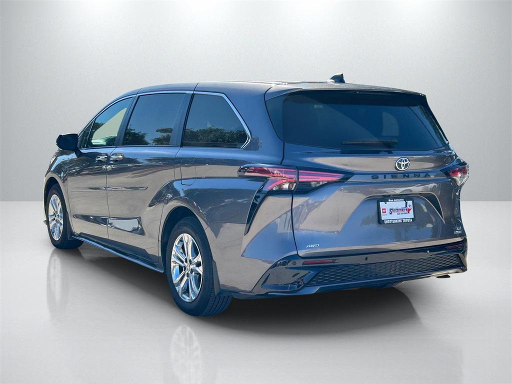 used 2022 Toyota Sienna car, priced at $44,010