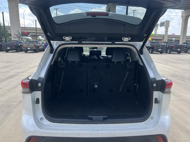 used 2021 Toyota Highlander car, priced at $30,891