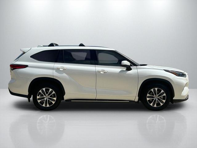 used 2021 Toyota Highlander car, priced at $30,891