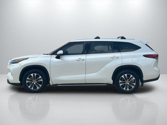 used 2021 Toyota Highlander car, priced at $30,891