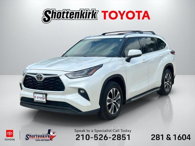 used 2021 Toyota Highlander car, priced at $30,891
