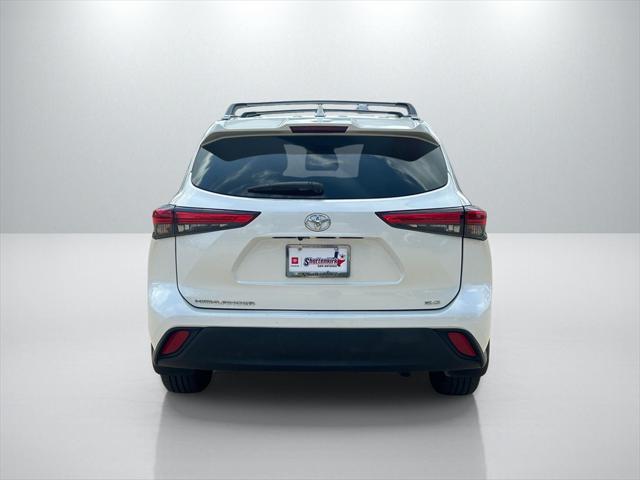 used 2021 Toyota Highlander car, priced at $30,891