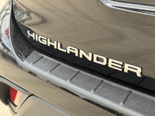 new 2025 Toyota Highlander car, priced at $44,886