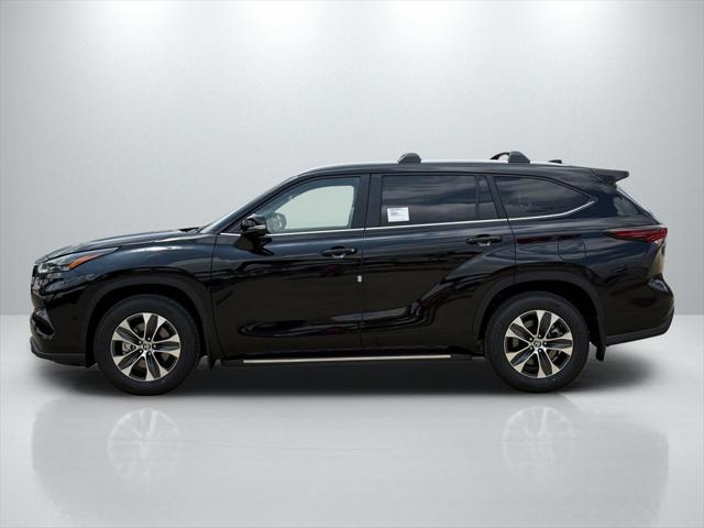 new 2025 Toyota Highlander car, priced at $44,886