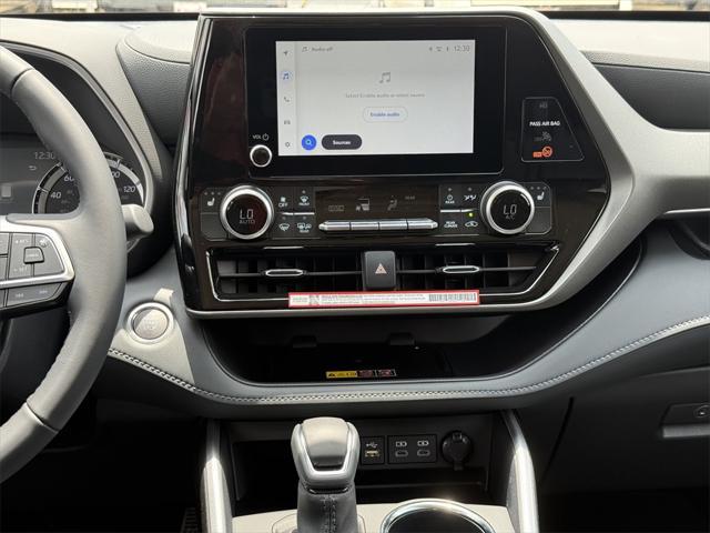 new 2025 Toyota Highlander car, priced at $44,886