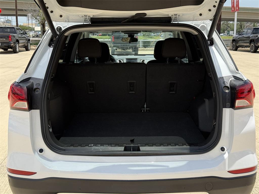 used 2024 Chevrolet Equinox car, priced at $21,644