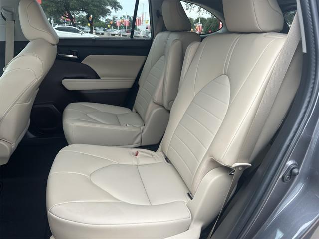 used 2022 Toyota Highlander car, priced at $39,351