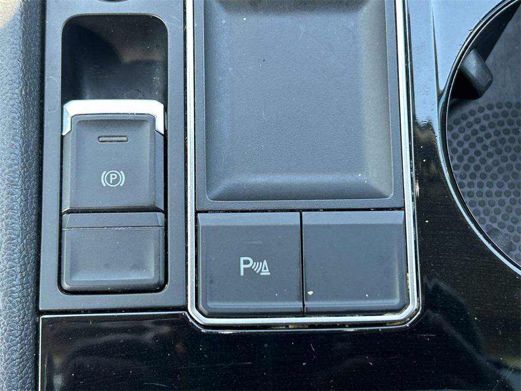used 2022 Volkswagen Atlas car, priced at $25,341