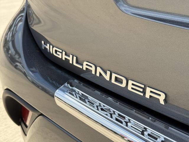 used 2023 Toyota Highlander Hybrid car, priced at $45,891