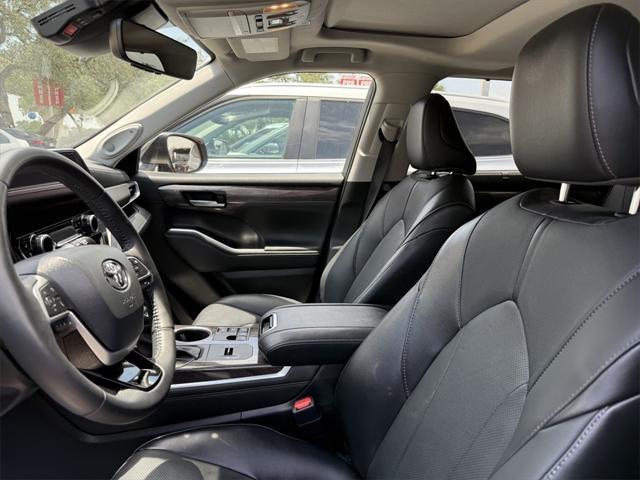 used 2023 Toyota Highlander Hybrid car, priced at $45,891