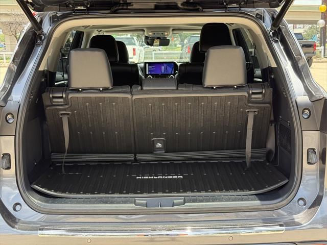 used 2023 Toyota Highlander Hybrid car, priced at $45,891