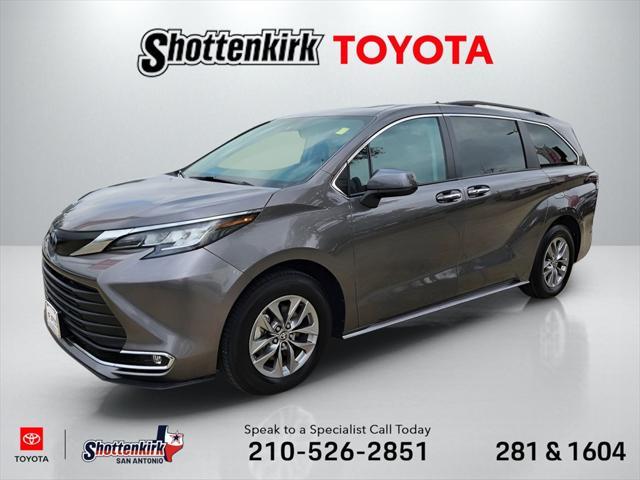 used 2023 Toyota Sienna car, priced at $40,644