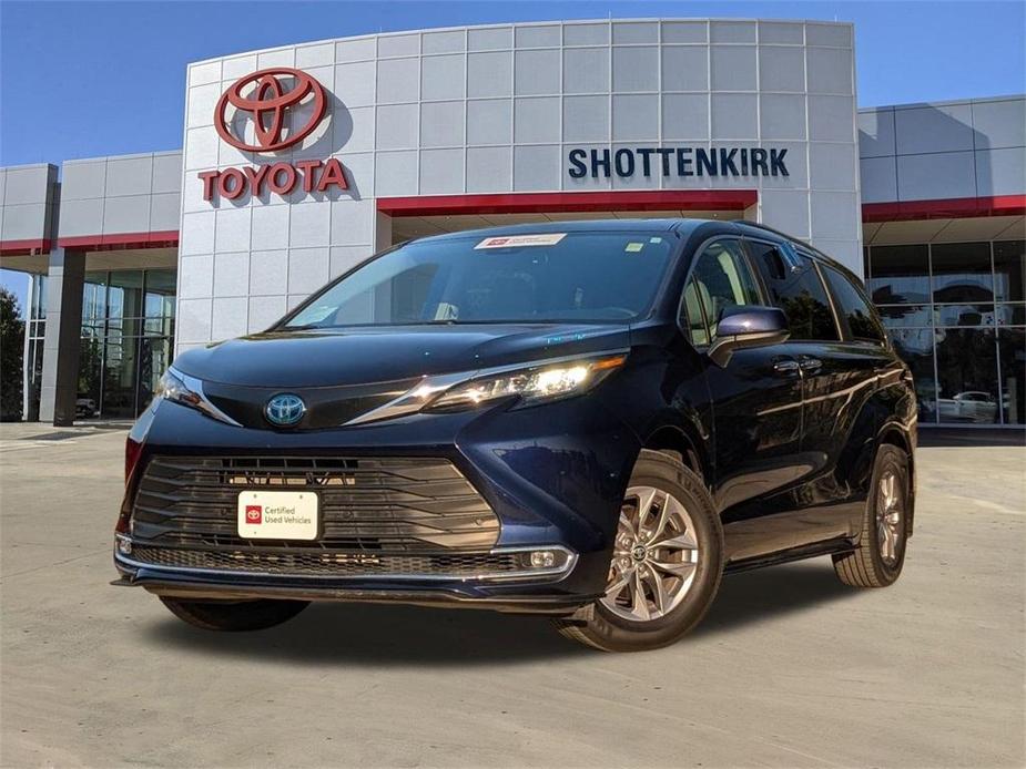 used 2022 Toyota Sienna car, priced at $42,860